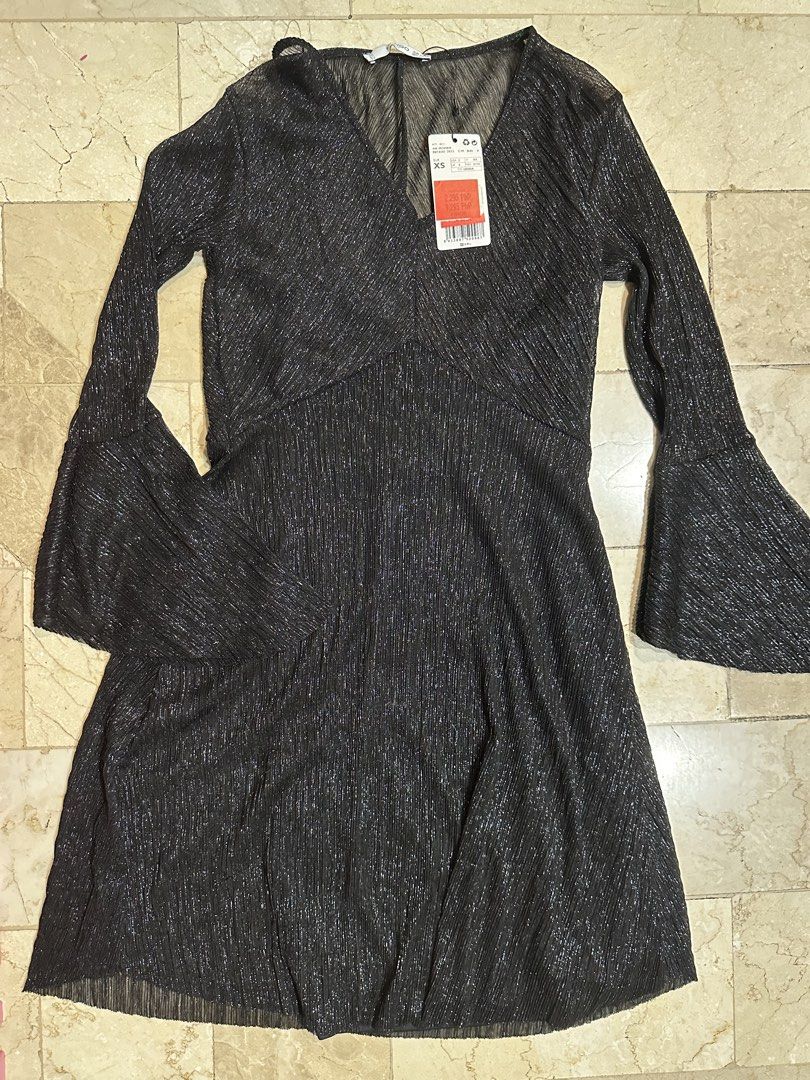 BNWT Mango evening dress (Category: Evening dresses & gowns) located in Manila. Submitted by brownbutterlatte (Listing ID 1461207521, Image 3). Description: Bought in Acienda outlet. Never used. Can fit size xs-semi med (bcos it’s strechable) Perfect for evening parties or dinner. .