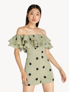 (Category: ) located in . Submitted by lovemydressingcloset (Listing ID 1461192872, Image 1). Description: .
