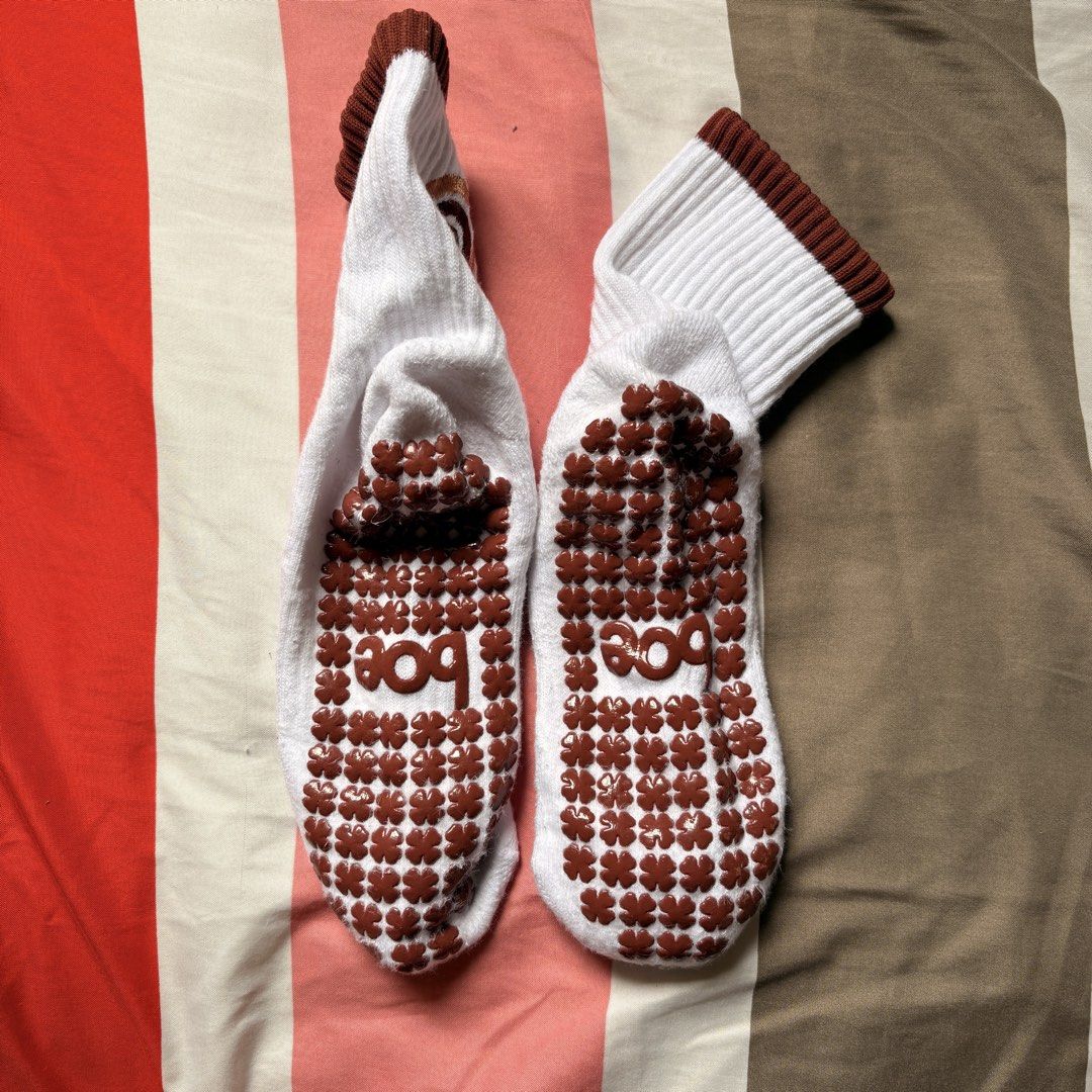Boe Grip Pilates Socks (Category: Socks & Tights) located in Santa Rosa. Submitted by bluemingbh (Listing ID 1461118096, Image 3). Description: - Free size - Grip socks for yoga, barre, pilates, lagree - rfs: decluttering .