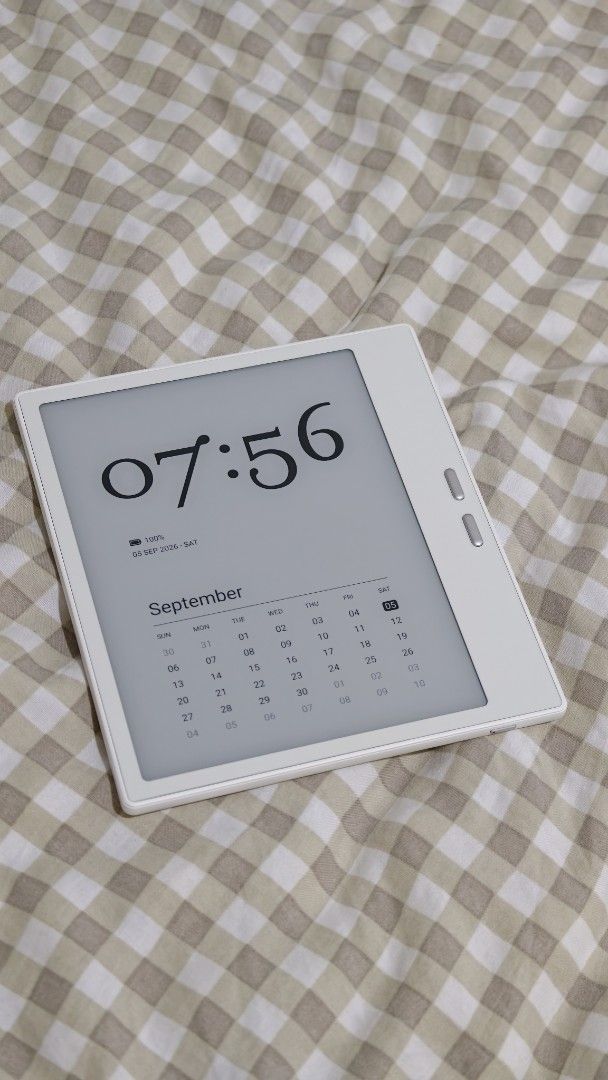 BOOX Go7 Monochrome e-reader with Inksense Stylus (Category: E-Readers) located in Las Pinas. Submitted by rshelf (Listing ID 1461238683, Image 3). Description: BOOX Go 7 Monochrome E-Reader — ₱21,000 Selling my BOOX Go 7 (Monochrome) InkSense e-reader/notepad — barely used and in excellent condition. This is a very nice Kindle alternative. What's included: BOOX Go 7 Monochrome device BOOX InkSense Stylus 2x Flip Cases (one clear/glass style, one