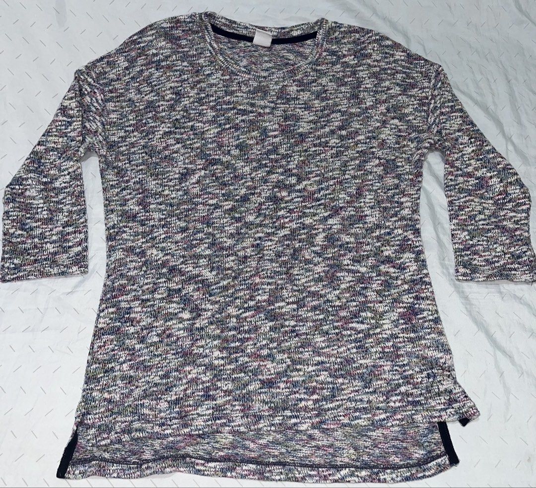 ST09 Bossini Multicolored Knit Sweater (Category: Longsleeves) located in Marikina City. Submitted by namicorner (Listing ID 1461277187, Image 2). Description: - Bossini Knit Sweater - Design: Multicolored speckled knit pattern - Hem: Features side slits ~~ > RFS - decluttering > Last price posted > NO RETURN/ NO EXCHANGE > Manage expectation as this is a preloved item..