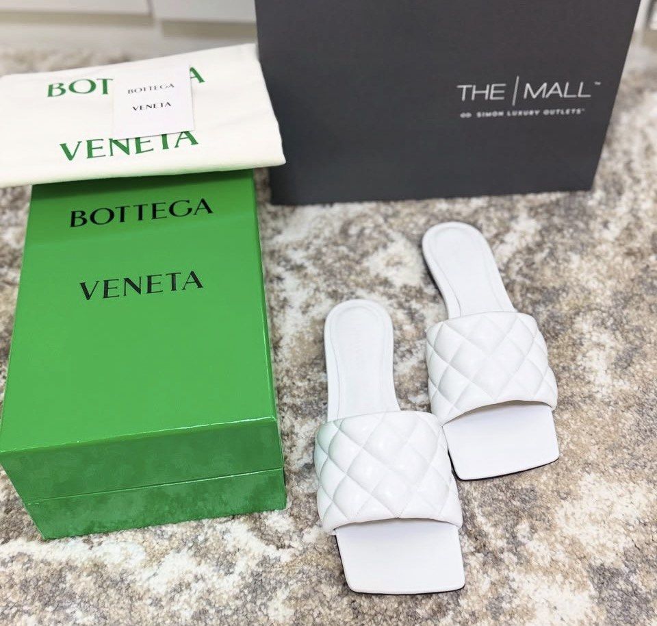 Bottega Veneta Sandals (Category: Flats & Sandals) located in Manila. Submitted by stopshop26 (Listing ID 1461156775, Image 1). Description: Bottega Veneta Sandals Size 37.5 Brand new and original Onhand and ready to ship .