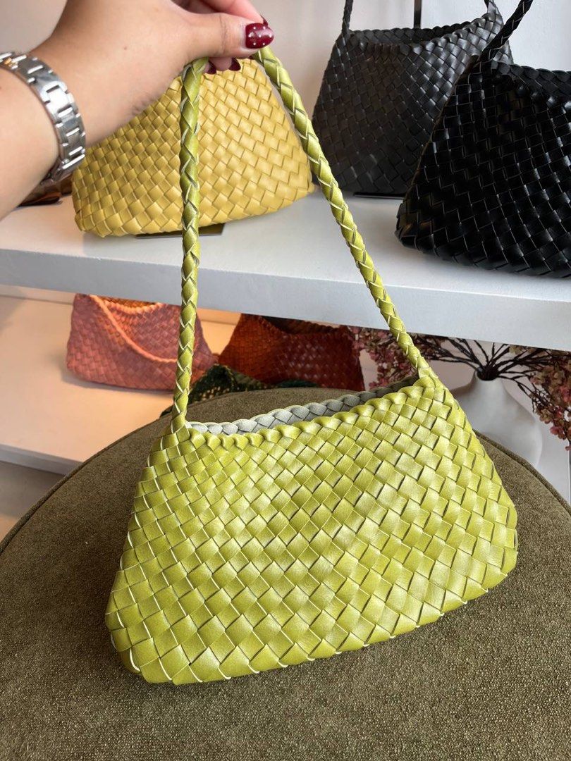 Bottegs Woven Bag Single Strap (Category: Shoulder Bags) located in Binan City. Submitted by pinkykeenshop (Listing ID 1461242873, Image 1). Description: .
