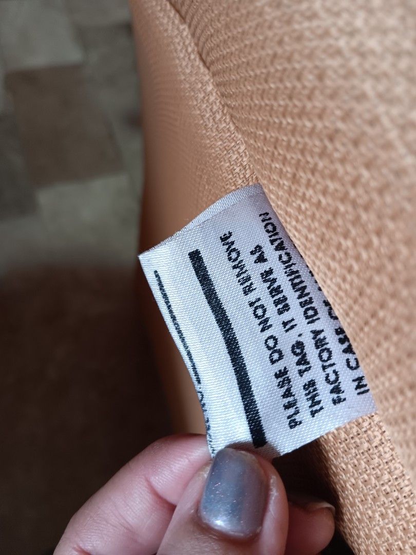B.R. Chua Enterprises 3-Seater Sofa (Category: Sofas) located in Las Pinas. Submitted by jesus1smysavi0r (Listing ID 1461176504, Image 3). Description: - Classic 3-seater sofa - Brand: B.R. Chua Enterprises - Upholstery: Light brown, textured fabric - Design features: Rolled arms - Ideal for: Living rooms, lounges - Proudly made in the Philippines.
