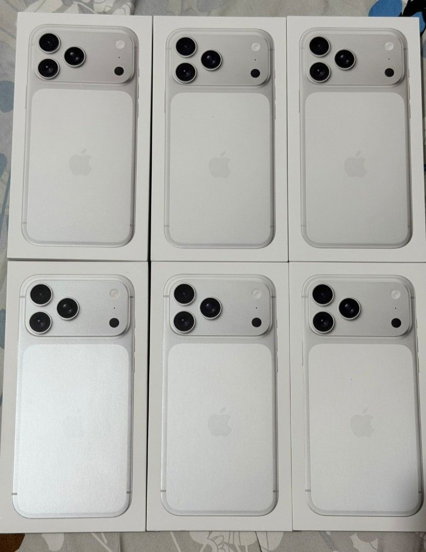 Brand new iPhone 17 Pro Max 256gb Silver (Category: Cases & Sleeves) located in Quezon City. Submitted by karla30 (Listing ID 1460853017, Image 1). Description: buy na habang may stocks pa‼️🥹 For sale/swap sa iphone ✨Brand new Sealed✨ iPhone 17 Pro Max 256gb Silver openline NTC | Local variant 1 year apple warranty ₱71,000 each for sale or swap sa iphone din 📍near East Ave QC location 📱O9172735122.