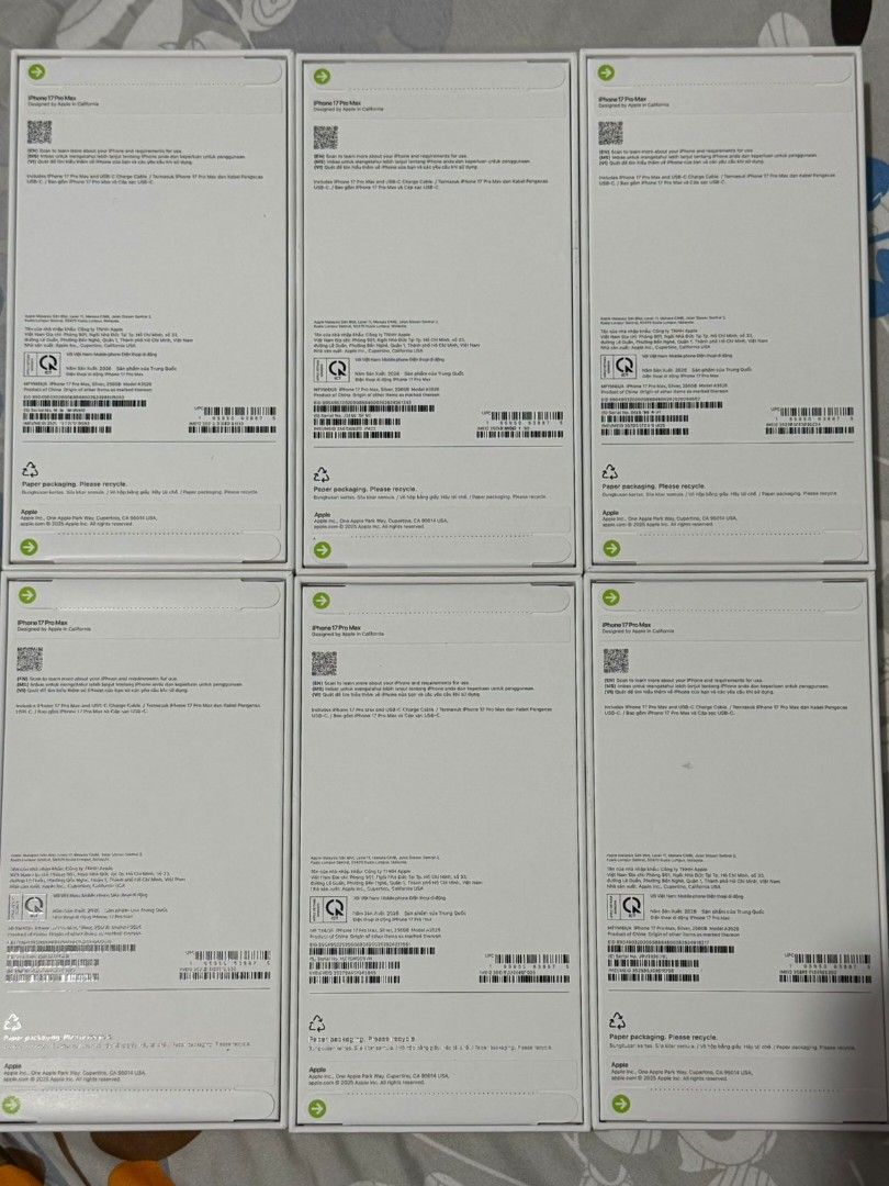 Brand new iPhone 17 Pro Max 256gb Silver (Category: Cases & Sleeves) located in Quezon City. Submitted by karla30 (Listing ID 1460853017, Image 2). Description: buy na habang may stocks pa‼️🥹 For sale/swap sa iphone ✨Brand new Sealed✨ iPhone 17 Pro Max 256gb Silver openline NTC | Local variant 1 year apple warranty ₱71,000 each for sale or swap sa iphone din 📍near East Ave QC location 📱O9172735122.