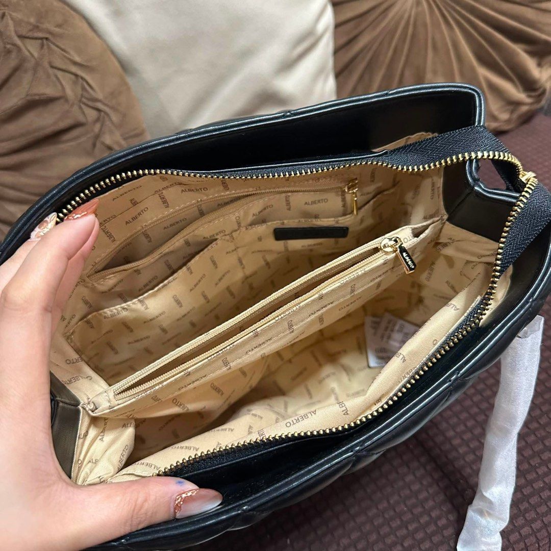Brandnew Alberto Bag (Category: Shoulder Bags) located in Manila. Submitted by decluttergly (Listing ID 1461269222, Image 2). Description: Free Shipping.