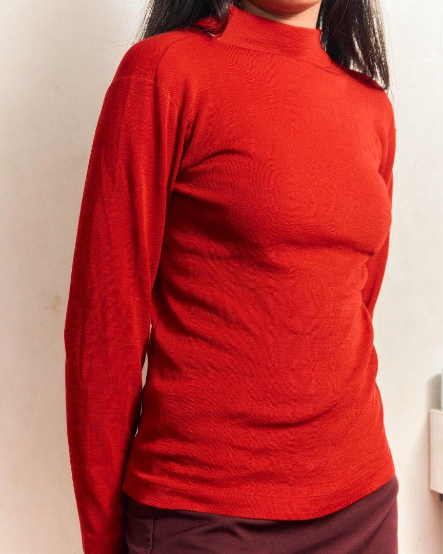 Bright Red Turtle Neck Long Sleeves (Category: Longsleeves) located in Manila. Submitted by missalmon (Listing ID 1461254284, Image 1). Description: L: 22.5 inches W: 16 inches Cotton slim fit but slightly stretchy Issue: Stiches around the neck & Loose Threads .