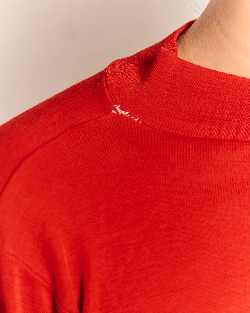 Bright Red Turtle Neck Long Sleeves (Category: Longsleeves) located in Manila. Submitted by missalmon (Listing ID 1461254284, Image 2). Description: L: 22.5 inches W: 16 inches Cotton slim fit but slightly stretchy Issue: Stiches around the neck & Loose Threads .