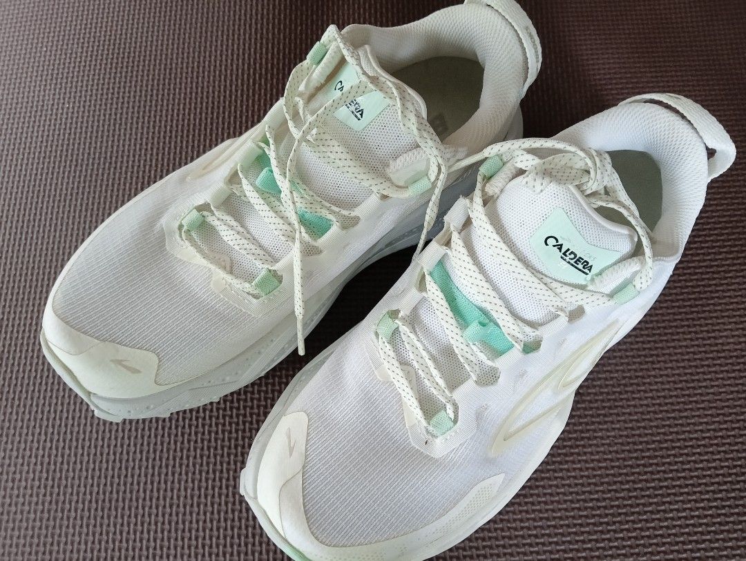Brooks Caldera 8 (Category: Sneakers) located in Rizal. Submitted by timeless_shop (Listing ID 1461184076, Image 3). Description: FOR SALE: ORIGINAL BROOKS CALDERA 8 - Women's Trail Shoes 🤍 📌 DETAILS: 💙 Model: Brooks Caldera 8 - TRAIL | Neutral 🏔️ 💙 Size: US 7 Women's | EU 38 | UK 5 | 24cm 📏 Pang Size 7.5 feet 💙 Color: Pearlized White 💙 Condition: 9.9/10 - Super linis, hindi madumi! 🧼✨ Fresh na fresh 💙 Comfort: DNA LOFT v3 ☁️ - Sobrang 
