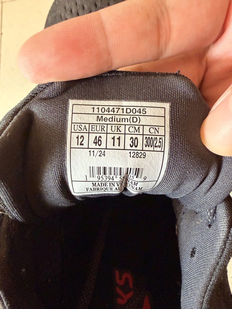 Brooks Glycerin Max (Black/Grey) (Category: Casual Shoes) located in Davao. Submitted by ralphlorenz6 (Listing ID 1461127556, Image 3). Description: WTS/SELLING Brooks Glycerin Max (Black/Grey) Sizes: US 12 | UK 11 | EU 46 | 30 CM (Medium / D Width) Condition: Preloved, well-kept with minor signs of wear. High-cushion, premium daily trainer with DNA Tuned technology. RFS: Decluttering MOP: GCash or Bank Transfer Shipping nationwide via J&T/Flash 