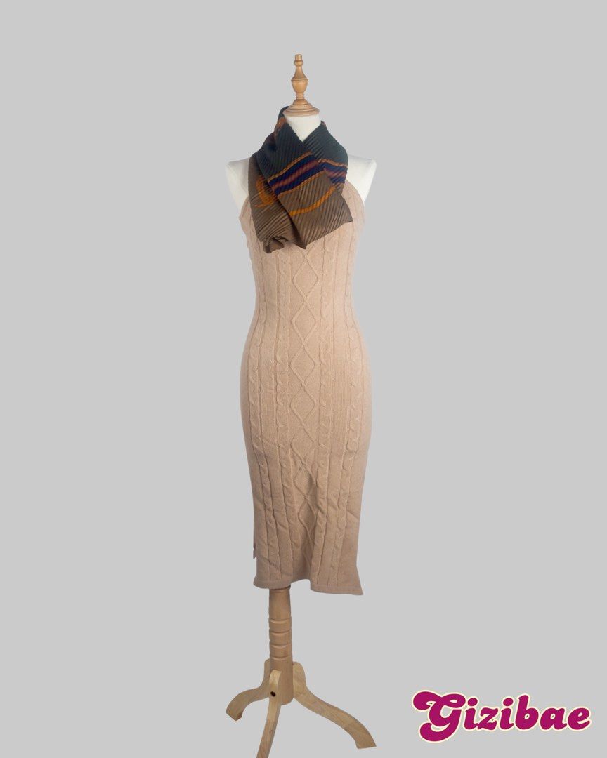 Brown Knitted Dress (Category: Dresses) located in Manila. Submitted by thechobecloset (Listing ID 1461148310, Image 1). Description: .