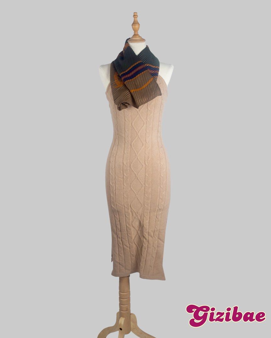 Brown Knitted Dress (Category: Dresses) located in Manila. Submitted by thechobecloset (Listing ID 1461148310, Image 2). Description: .