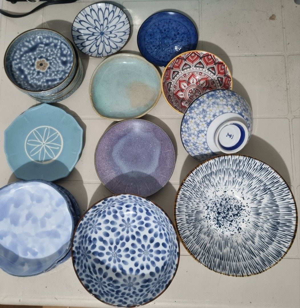 Bundle sale: assorted plates and bowls (Category: Dinnerware & Cutlery) located in Quezon City. Submitted by declutter_bugg (Listing ID 1461194634, Image 1). Description: BUNDLE SALE (ASSORTED) 2 medium bowls 2 small bowls 1 set of 2 medium shallow plates 1 set of 3 small shallow plates 5 small to medium saucers.