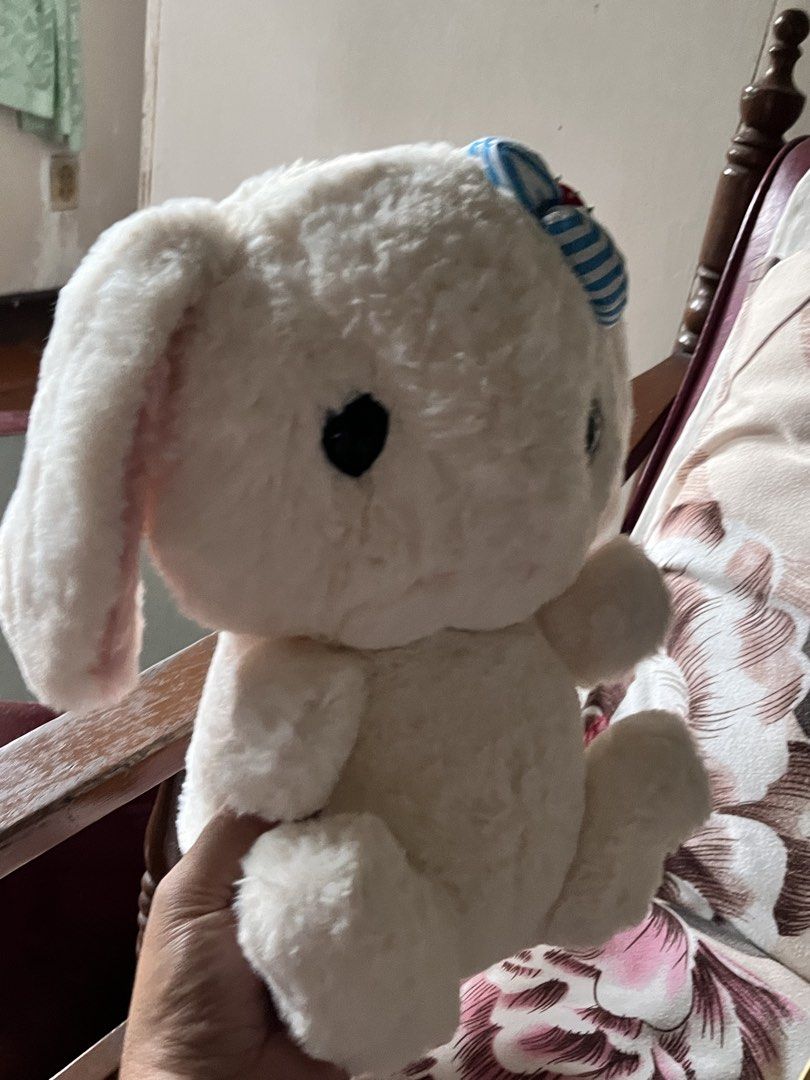 Bunny white w ribbon striped (Category: Flats & Sandals) located in Paranaque City. Submitted by bonsaiart (Listing ID 1461209941, Image 3). Description: Pre owned Good condition 395(fixed) +sf Payment via GCASH or paymaya No to meetup No to cop / cod Shipping via j&t only.
