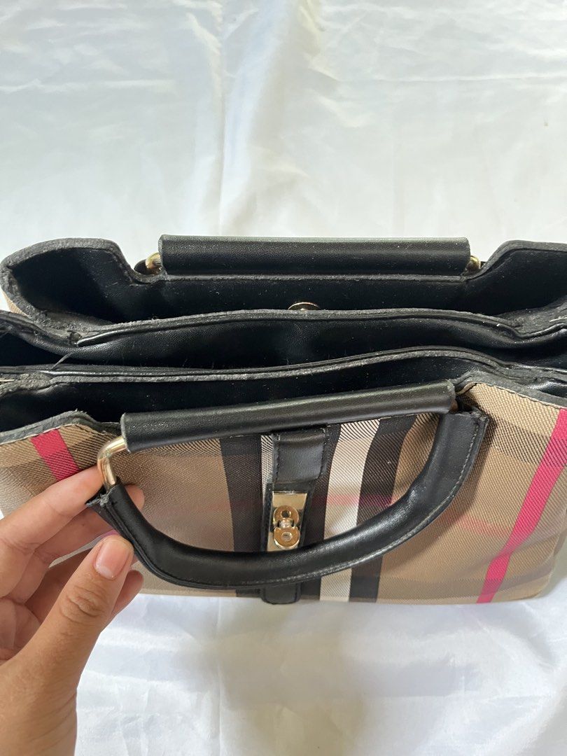 Burberry Shoulder Bag Inspo (Category: Luxury Bags & Wallets) located in San Fernando. Submitted by lexuexs (Listing ID 1461168267, Image 3). Description: 💌 no issue — lightly used as my office bag 💌 not authentic ❕open for lp for sure buyer (buyer will shoulder the sf) ❕can do vc for viewing of the product ❕do not dm if unsure — let's not waste each other's time ;) hard to let go super ganda kasi (╥﹏╥) .