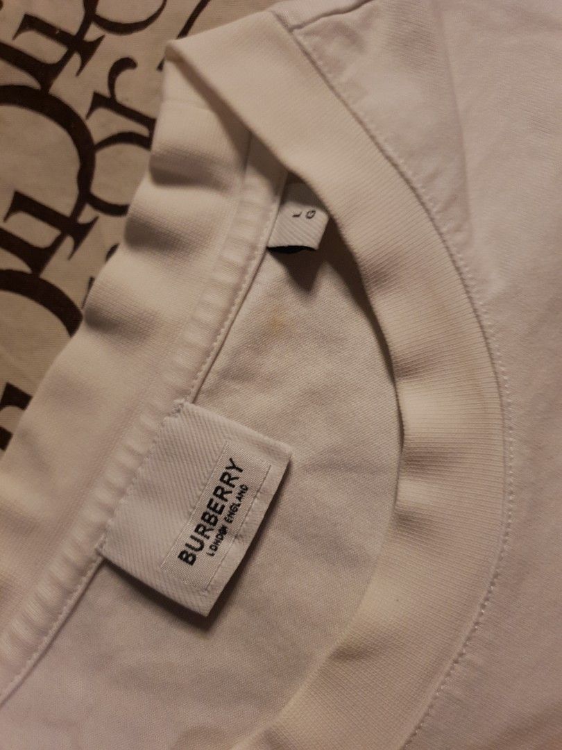 Burberry TB logo (Category: Luxury Apparel) located in San Fernando. Submitted by retro.district. (Listing ID 1461321001, Image 3). Description: - Burberry basic logo TB - Size: Small - Medium - Condition: Good - no issue.