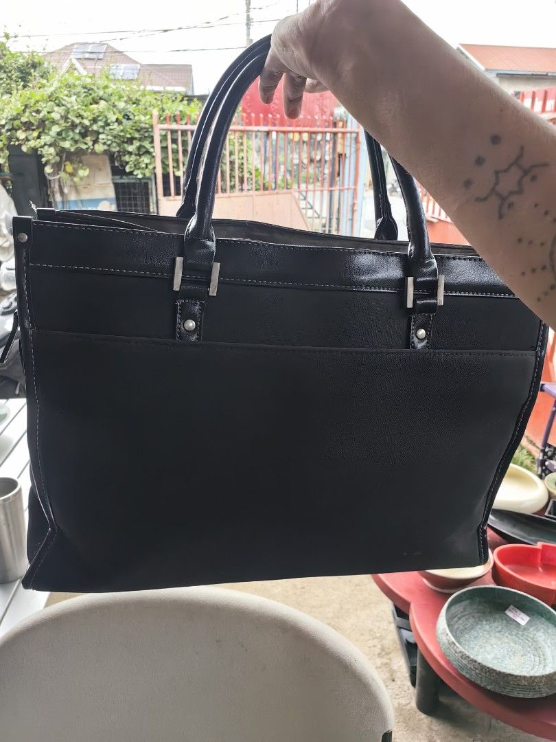 Business bag (Category: Briefcases) located in Calamba. Submitted by princesspauliney. (Listing ID 1461170038, Image 1). Description: 380 only business bag need wash nakadisplay sa pwesto namin open along the highway. Calamba laguna Shoppee check out Jnt direct courier First to pay basis.