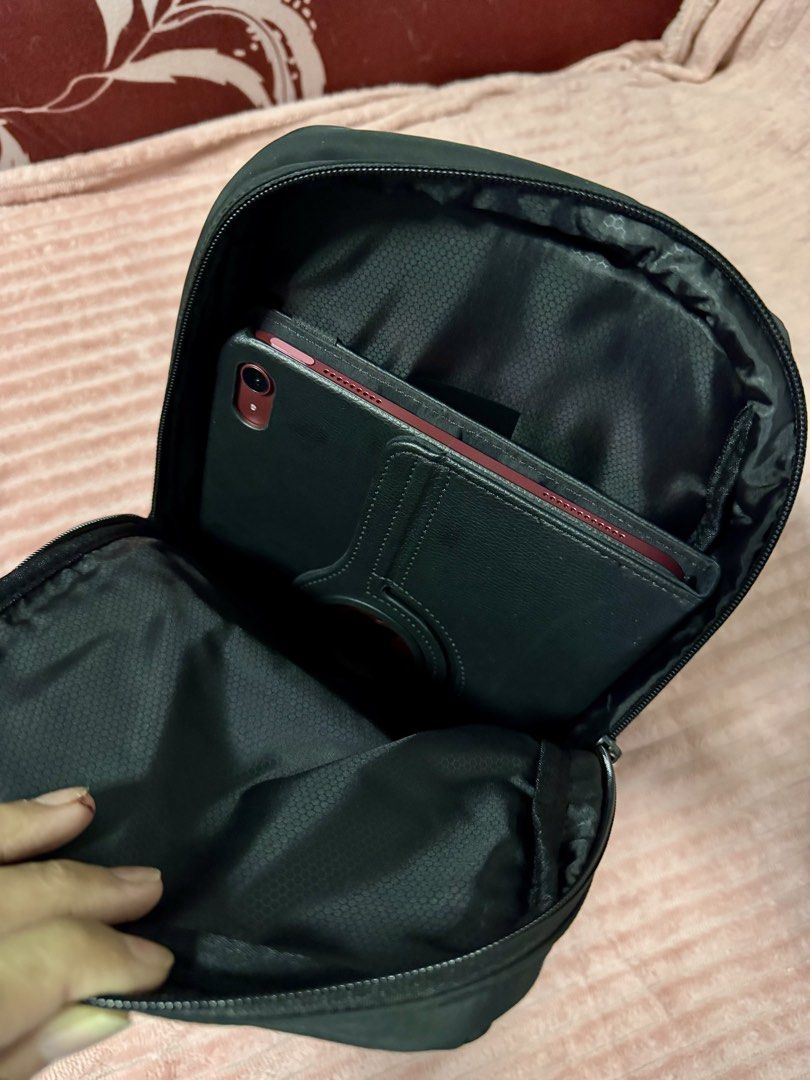 CALVIN KLEIN SLING BAG (Category: Sling Bags) located in Taguig. Submitted by shopbyluna18 (Listing ID 1461316345, Image 3). Description: CALVIN KLEIN SLING BAG — FOR SALE! 🖤 ✨ Brand New / With Tags ✨ Authentic Calvin Klein Sport ✨ Sleek & minimalist black design ✨ Multiple compartments for easy organization ✨ Adjustable strap ✨ Perfect for everyday use, travel, errands & OOTD 🤍 ✨ Lightweight but spacious enough for your essentials 📦 Condition