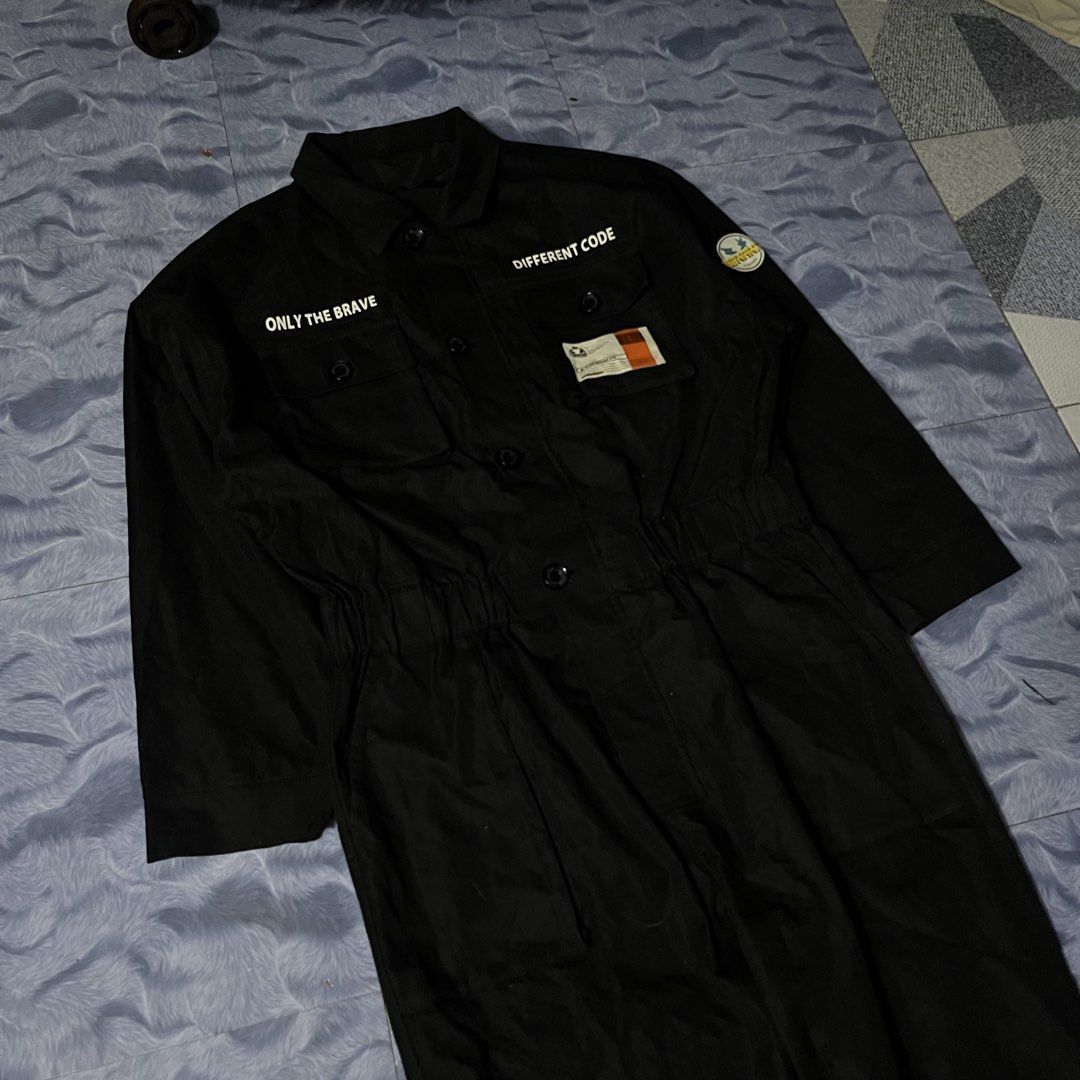 Car wear set suit (Category: Activewear) located in Quezon City. Submitted by thriftshop_treasure (Listing ID 1461249187, Image 3). Description: Good for 5’9 around 60kg to .