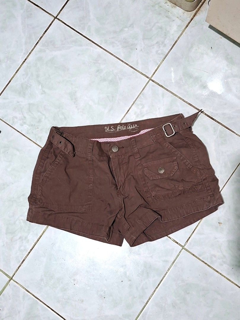 Cargo Shorts (Category: Shorts) located in San Fernando. Submitted by abz_thrifts.ninah (Listing ID 1461311710, Image 2). Description: Brown Cargo Mini Shorts Brand: U.S. Polo Assn. - Type: Cargo Mini Shorts Size: Small 7/8 Fits Waist: 25-28 inches Note: Actual color may vary slightly due to lighting. no issues(*^.^*) mode of payment: Gcash Mode of delivery: JnT shipping fee (luzon-luzon): 54php luzon-visayas: 74php pm for more details n pics.