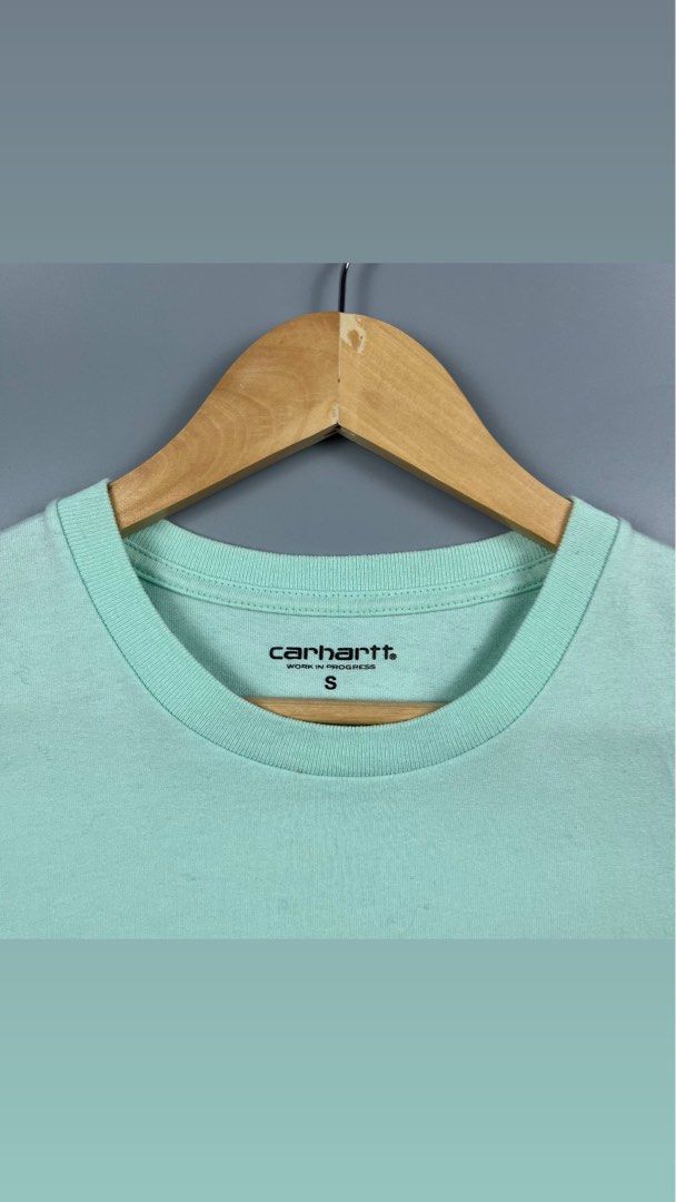 Carhartt WIP Duck Pocket Tee (Category: Activewear) located in Los Banos. Submitted by 4030.archives. (Listing ID 1461304401, Image 3). Description: Carhartt WIP Duck Pocket Tee 1300 Pesos Small Length : 27 inches Width : 19.5 inches Excellent Condition .
