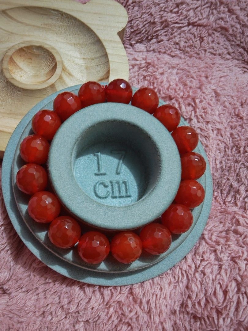 Carnelian Faceted 12mm 17cm (Category: Bracelets) located in Taguig. Submitted by voxsummer88 (Listing ID 1461273950, Image 3). Description: Carnelian Faceted 12mm 17cm.