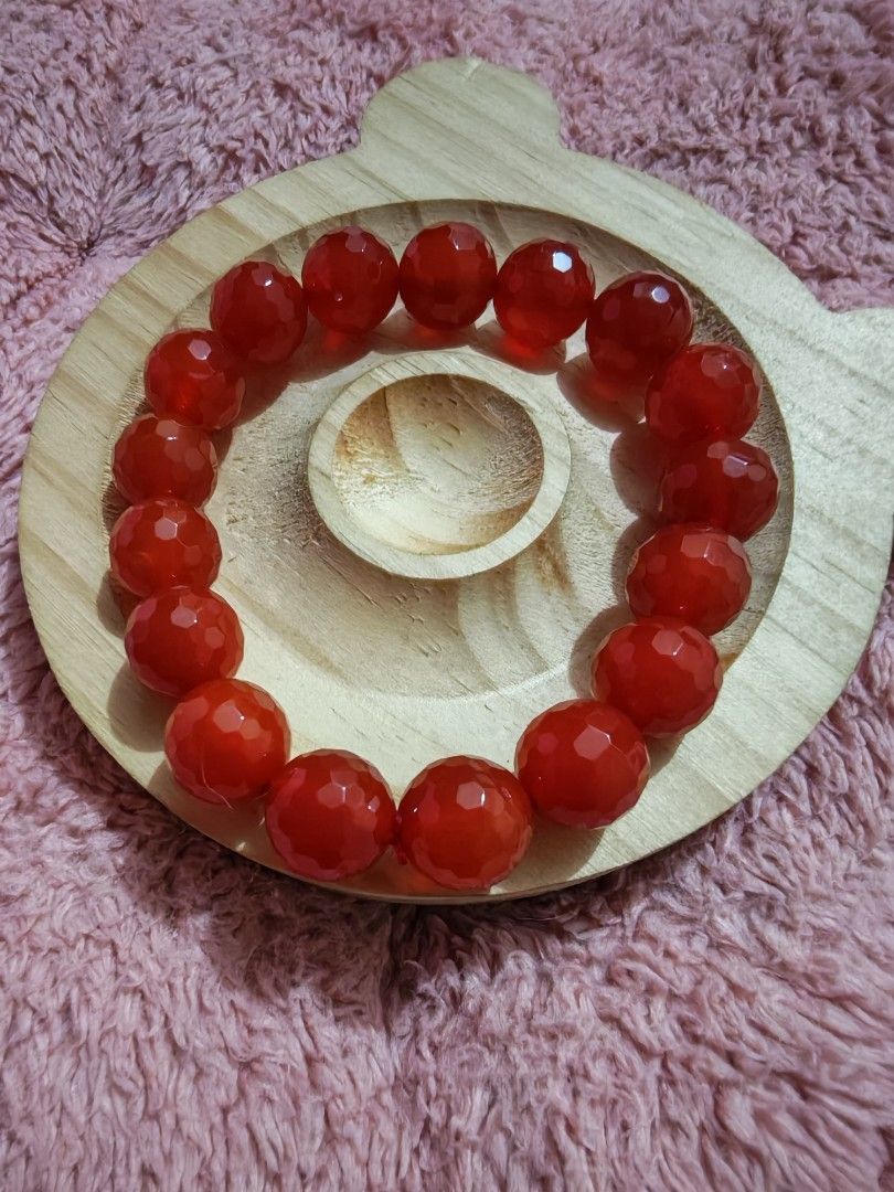 Carnelian Faceted 12mm 17cm (Category: Bracelets) located in Taguig. Submitted by voxsummer88 (Listing ID 1461273950, Image 2). Description: Carnelian Faceted 12mm 17cm.