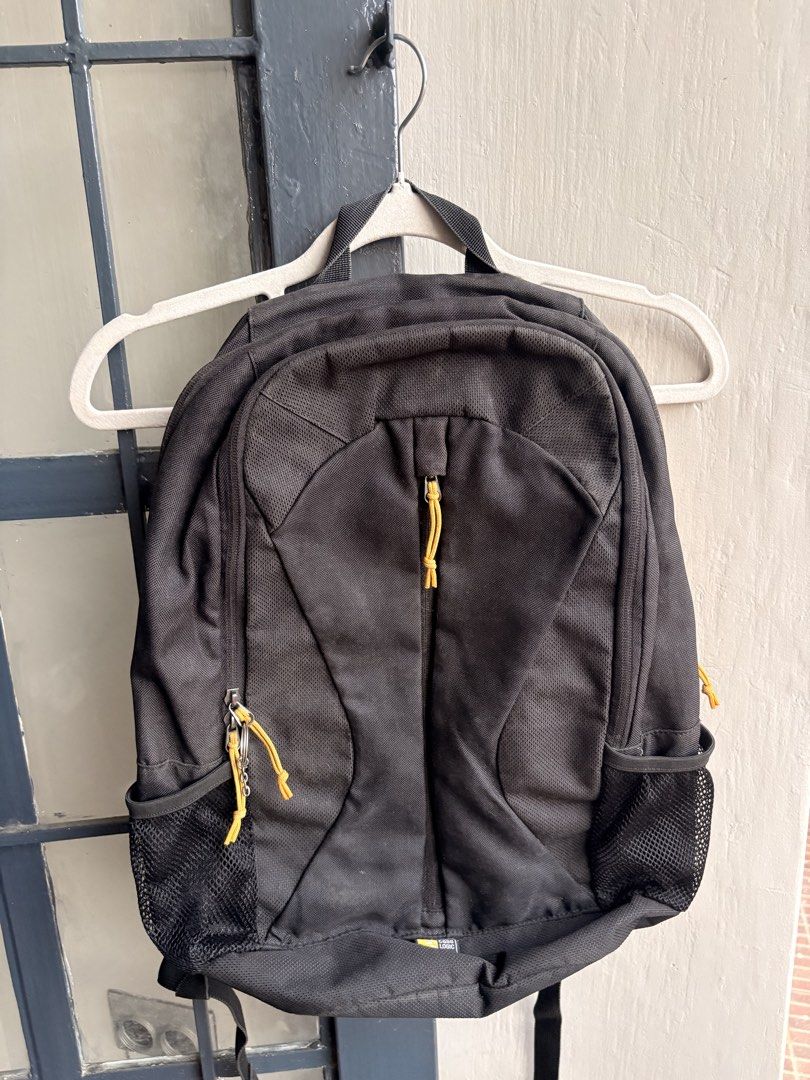 Case Logic Black Backpack with Yellow Accents (Category: Backpacks) located in Cainta. Submitted by declutteringprelovedbyzelle (Listing ID 1461238051, Image 1). Description: .