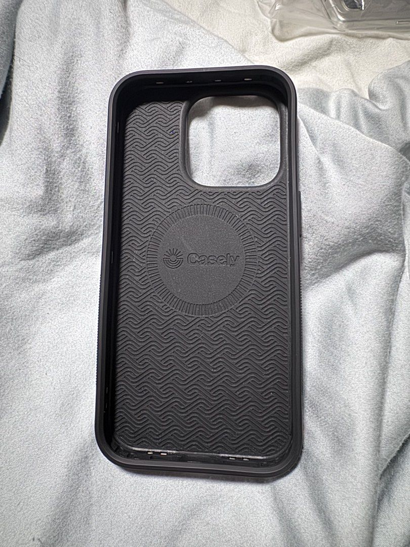 CASELY iPhone 15 Pro - Bold Flex Case (Category: Cases & Sleeves) located in Quezon City. Submitted by saaam0 (Listing ID 1461146829, Image 2). Description: RFS: decluttering Used for 1 day only. No box. MagSafe compatible Can show you order confirmation email from CASELY. MOP: Gcash, BDO.