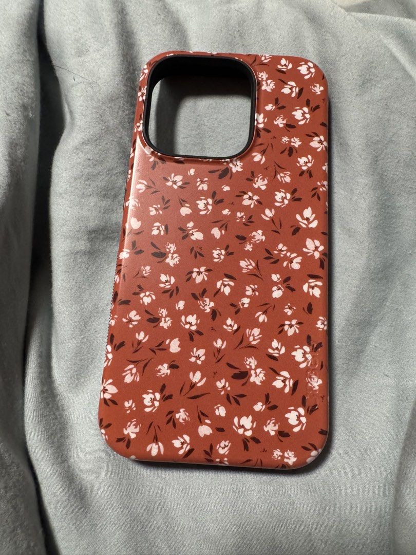 CASELY IPhone 15 Pro Bold Flex Case (Category: Cases & Sleeves) located in Quezon City. Submitted by saaam0 (Listing ID 1461147482, Image 1). Description: RFS: Decluttering Used for 2 days. No box. MagSafe compatible MOP: Gcash, BDO.