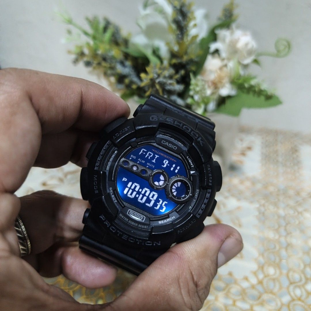 Casio G-Shock Watch (Category: Men's Watches) located in Manila. Submitted by narju1234 (Listing ID 1461124028, Image 2). Description: - Authentic Black Casio G-Shock watch - Digital display with illuminator - Water resistant - Shock resist structure - Perfect for daily wear or sports - All buttons and functions working - Ready for a new owner.