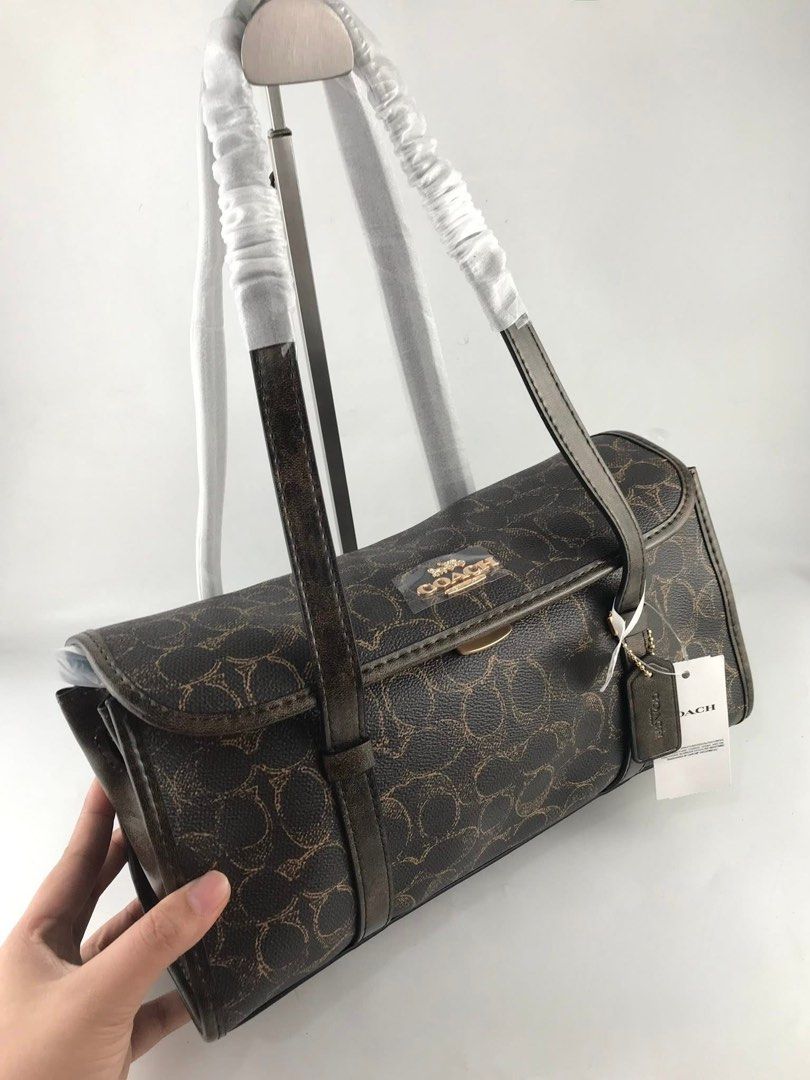 CCH BRIDGET SHOULDER BAG BLK (Category: Shoulder Bags) located in Manila. Submitted by Aki.s_Cart (Listing ID 1461322991, Image 2). Description: CCH Bridget Shoulder Bag 24x15x12cm P2,400.