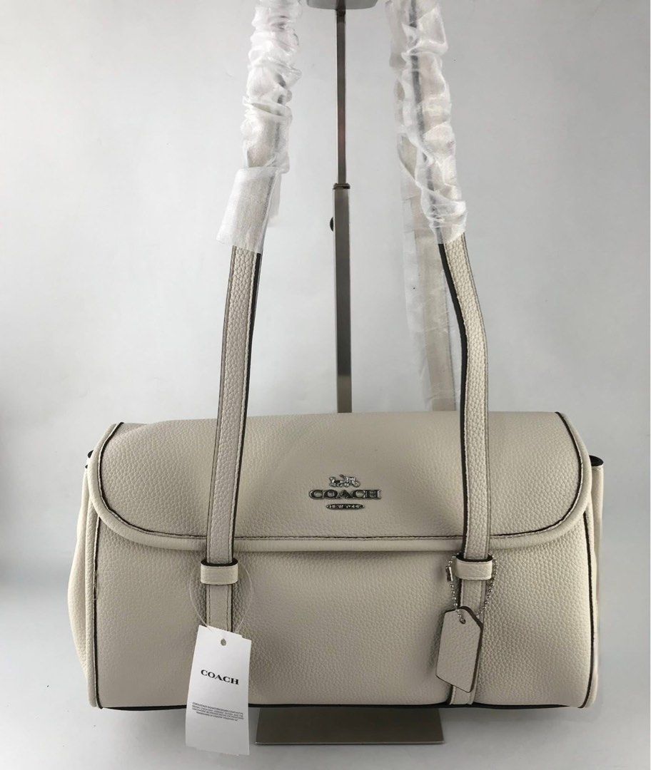 CCH BRIDGET SHOULDER BAG WHT (Category: Shoulder Bags) located in Manila. Submitted by Aki.s_Cart (Listing ID 1461322940, Image 3). Description: CCH Bridget Shoulder Bag 24x15x12cm P2,400.