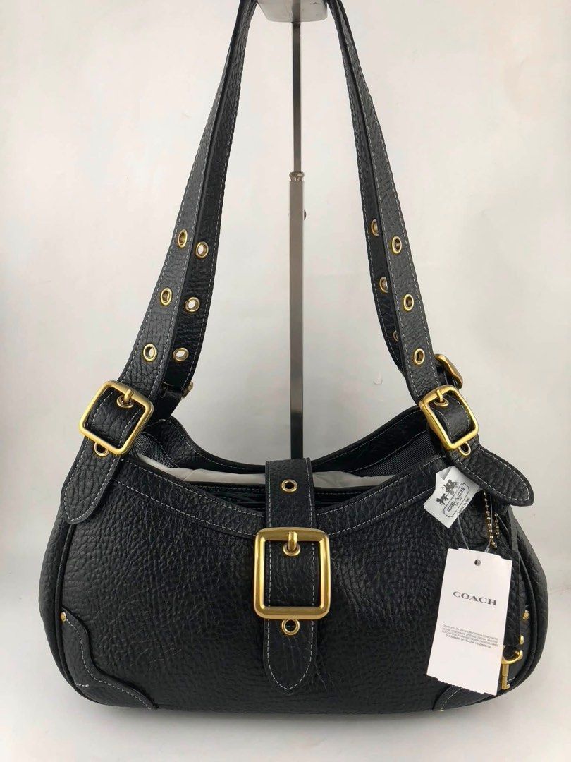 CCH DRIFTER HOBO BAG BLK (Category: Shoulder Bags) located in Manila. Submitted by Aki.s_Cart (Listing ID 1461322890, Image 3). Description: CCH Drifter Hobo Bag 31.1 cm (L) x 15.9 cm (H) x 12.1 cm (W) P2,300.