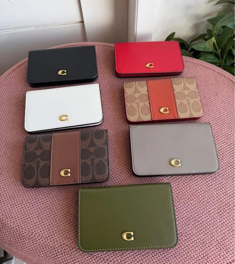 CCH SLIM BIFOLD WALLET (Category: Wallets & Card holders) located in Manila. Submitted by Aki.s_Cart (Listing ID 1461323122, Image 1). Description: CCH Slim Bifold Wallet 5"(L) x 3"(H) x 1"(H) P1,300.