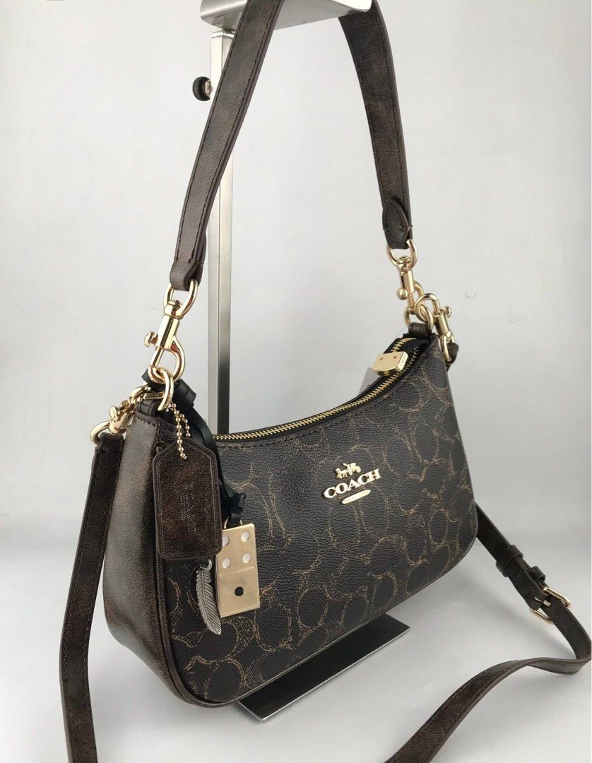 CCH TERI SHOULDER BAG BLK (Category: Shoulder Bags) located in Manila. Submitted by Aki.s_Cart (Listing ID 1461322538, Image 3). Description: CCH Teri Shoulder Bag 9 1/2” (L) x 6” (H) x 3” (W) P1,900.