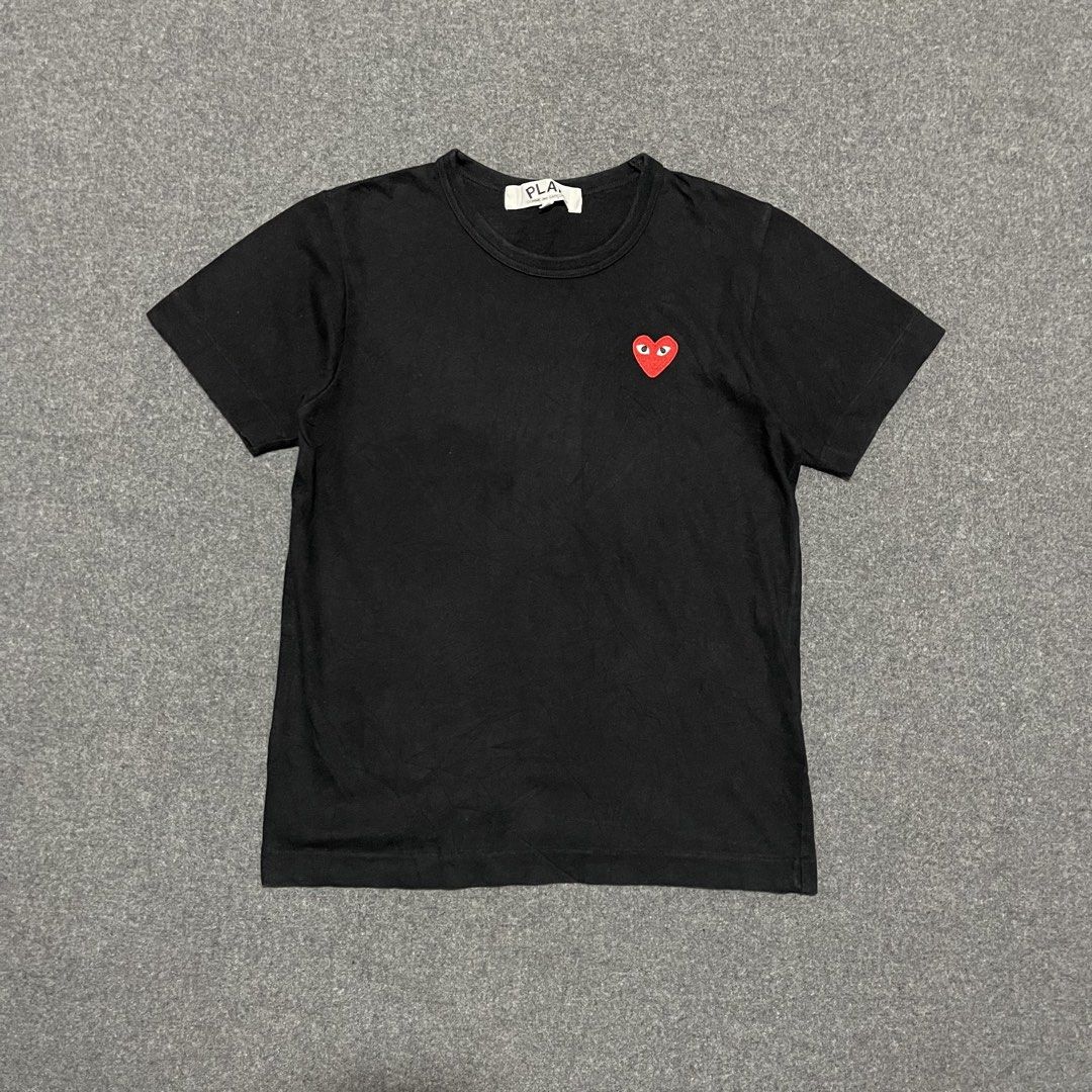 CDG Play Logo Tee (Large) (Category: Shirts) located in Pasig City. Submitted by _rosasass_ (Listing ID 1461281927, Image 1). Description: Authntic Size Large womens Excellent condition .