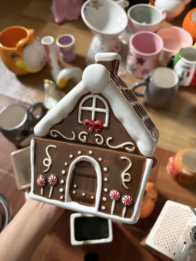Ceramic Gingerbread House Candy Dish with Lid (Category: Other Home Decor) located in Manila. Submitted by itsandrea (Listing ID 1461272191, Image 1). Description: -Canister .
