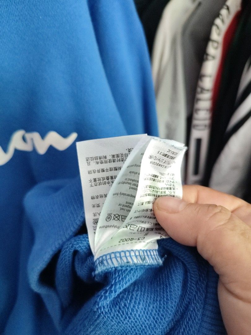 Champion Blue Crewneck Sweatshirt (Category: Coats, Jackets and Outerwear) located in Manila. Submitted by momofunodos (Listing ID 1460962733, Image 3). Description: - Classic blue Champion sweatshirt - Iconic Champion logo on chest - Small Champion logo detail on left sleeve cuff - Ribbed cuffs and hem for a comfortable fit - Ideal for casual wear, pairs well with jeans or joggers NOTE! -BUY AT YOUR OWN RISK - KAU N BAHALA MG LEGIT ✅ - COLOR RAT