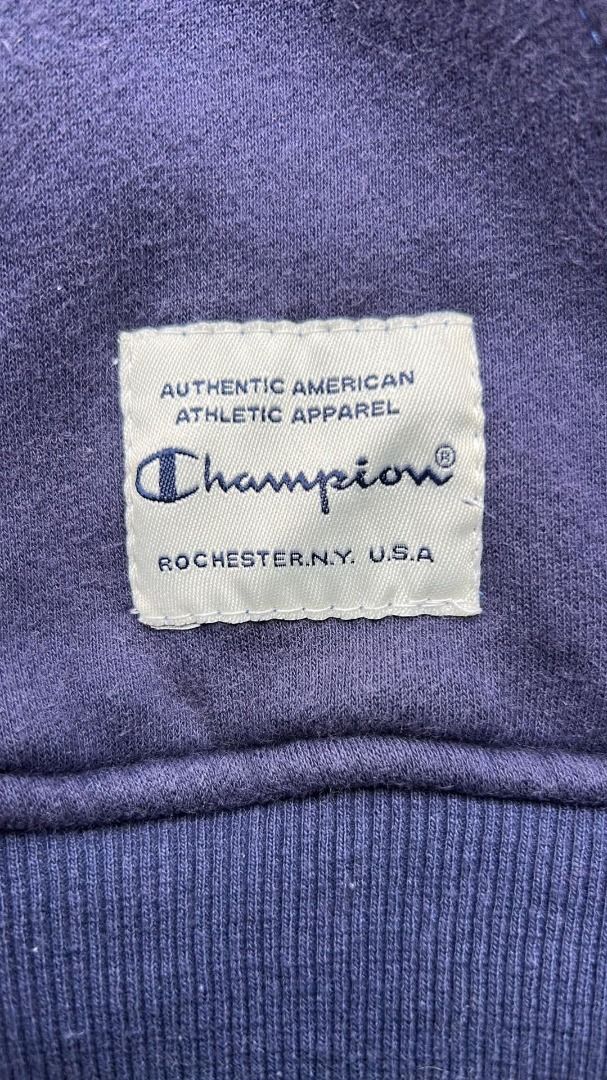 CHAMPION Navy blue Pullover Hoodie (Category: Coats, Jackets and Outerwear) located in Cavite. Submitted by js_thrift (Listing ID 1461133556, Image 3). Description: 90% OFF!!.