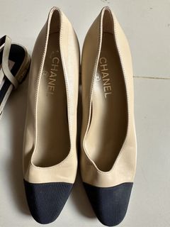 (Category: ) located in . Submitted by wear.next (Listing ID 1461193497, Image 1). Description: .