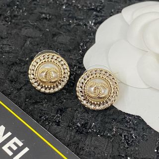 (Category: ) located in . Submitted by lunea.jewelry (Listing ID 1461192601, Image 1). Description: .
