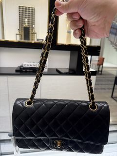 (Category: ) located in . Submitted by styledbynazri (Listing ID 1461168240, Image 1). Description: .
