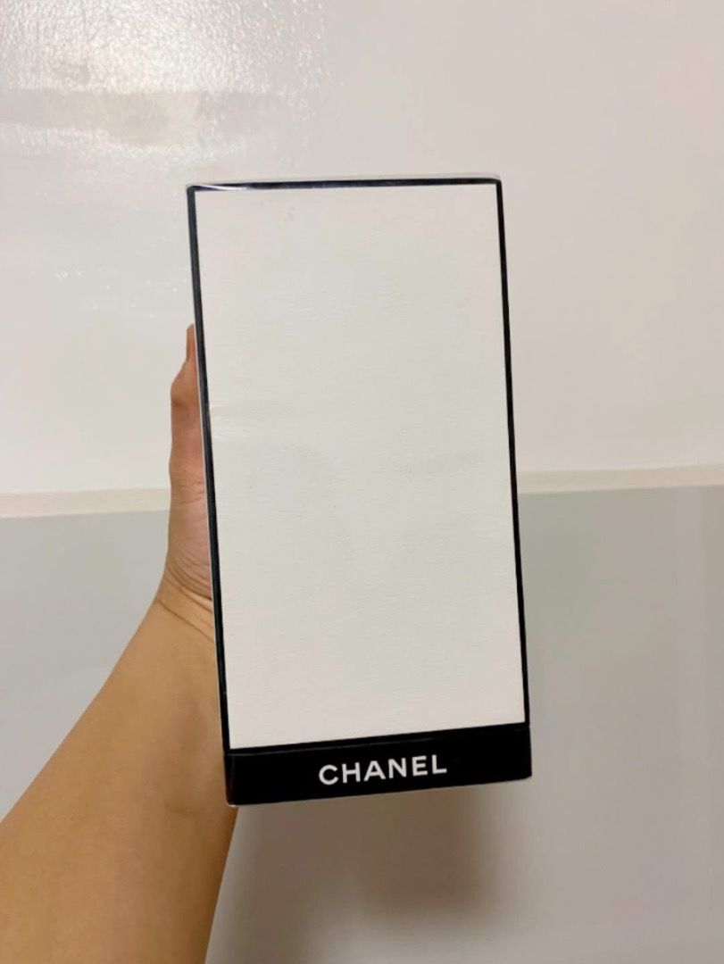 Chanel Comete 200 ML (Category: Fragrance & Deodorants) located in Quezon City. Submitted by yang0603_turtle (Listing ID 1461300770, Image 1). Description: Authentic Chanel Comote.