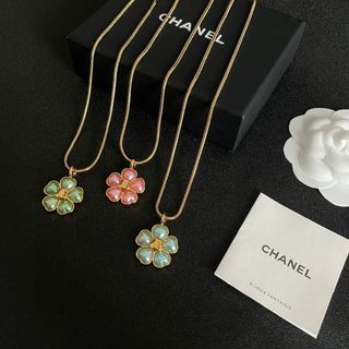 (Category: ) located in . Submitted by lunea.jewelry (Listing ID 1461225870, Image 1). Description: .
