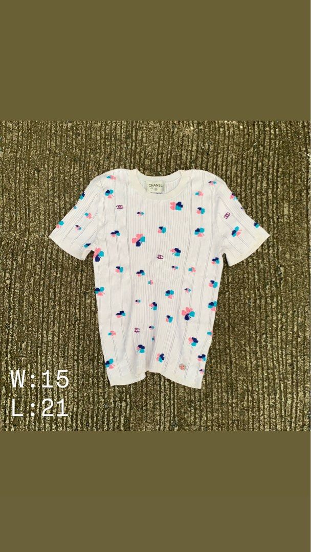 Chanel Knit tops (Category: Luxury Apparel) located in Manila. Submitted by _thrift.clothes._ (Listing ID 1461322109, Image 1). Description: Size:36 W:15 L:21.