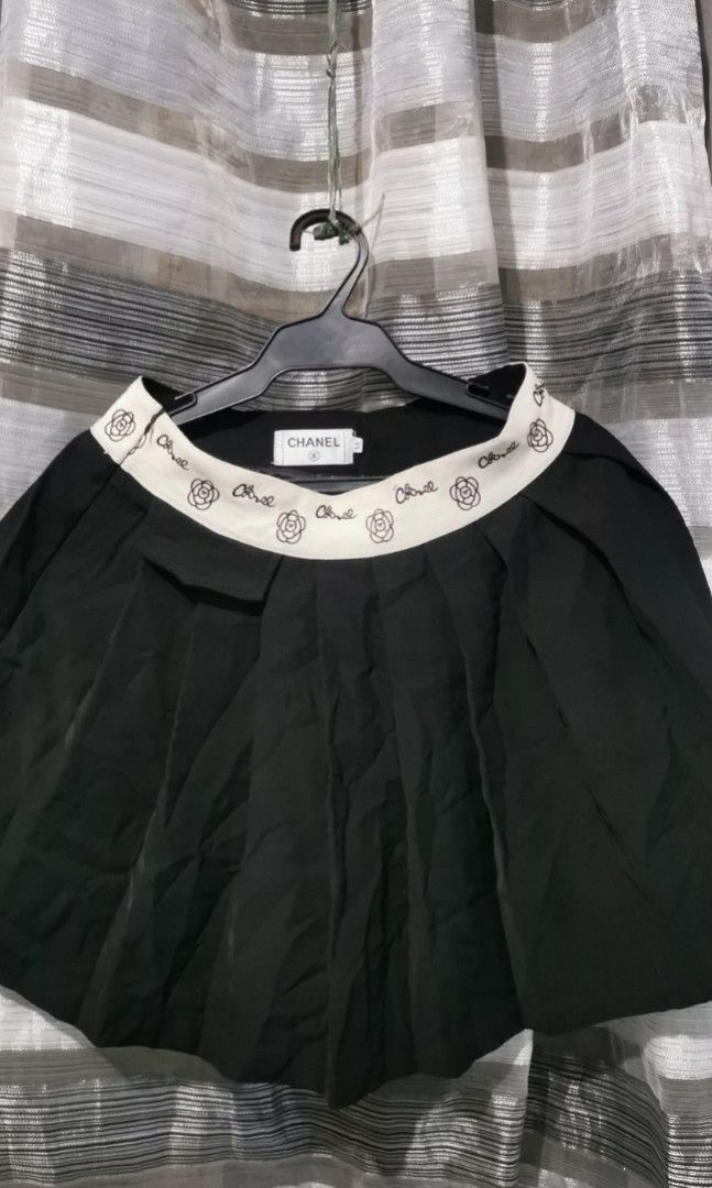 Chanel skirt (Category: Skirts) located in San Jose. Submitted by thrift_ni_sir (Listing ID 1461300052, Image 3). Description: Excellent condition MOD j&t Add shipping fee MOP gcash No wash tag.