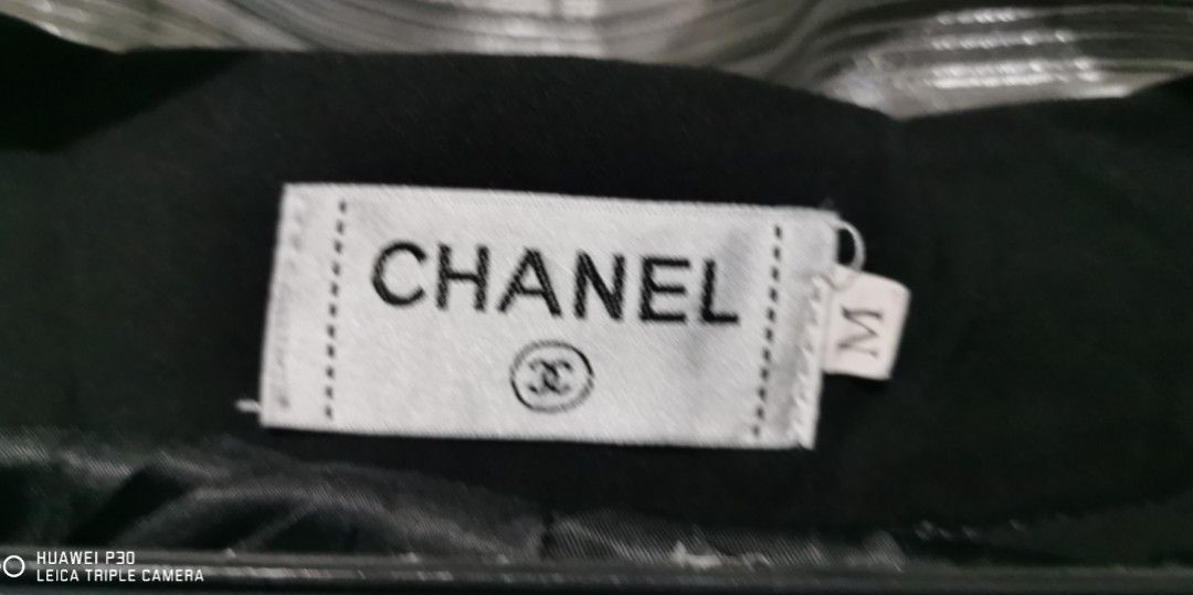 Chanel skirt (Category: Skirts) located in San Jose. Submitted by thrift_ni_sir (Listing ID 1461300052, Image 1). Description: Excellent condition MOD j&t Add shipping fee MOP gcash No wash tag.