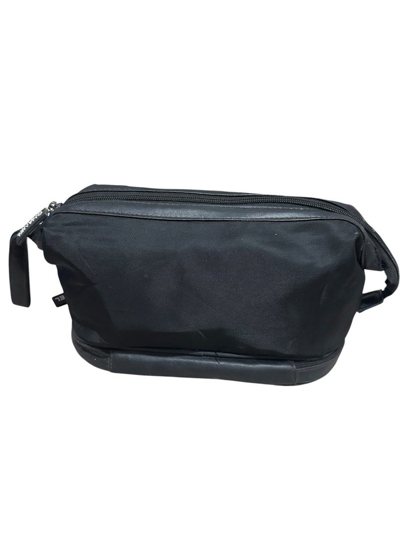 Channel Make up pouch (Category: Announcements) located in Butuan. Submitted by philcassiedyshopping (Listing ID 1461177034, Image 2). Description: wat u c is wat u get make up pouch suepr B .